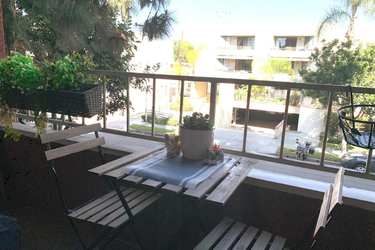 Sunny Retro Row Condo- Walk To Beach! * Long Beach