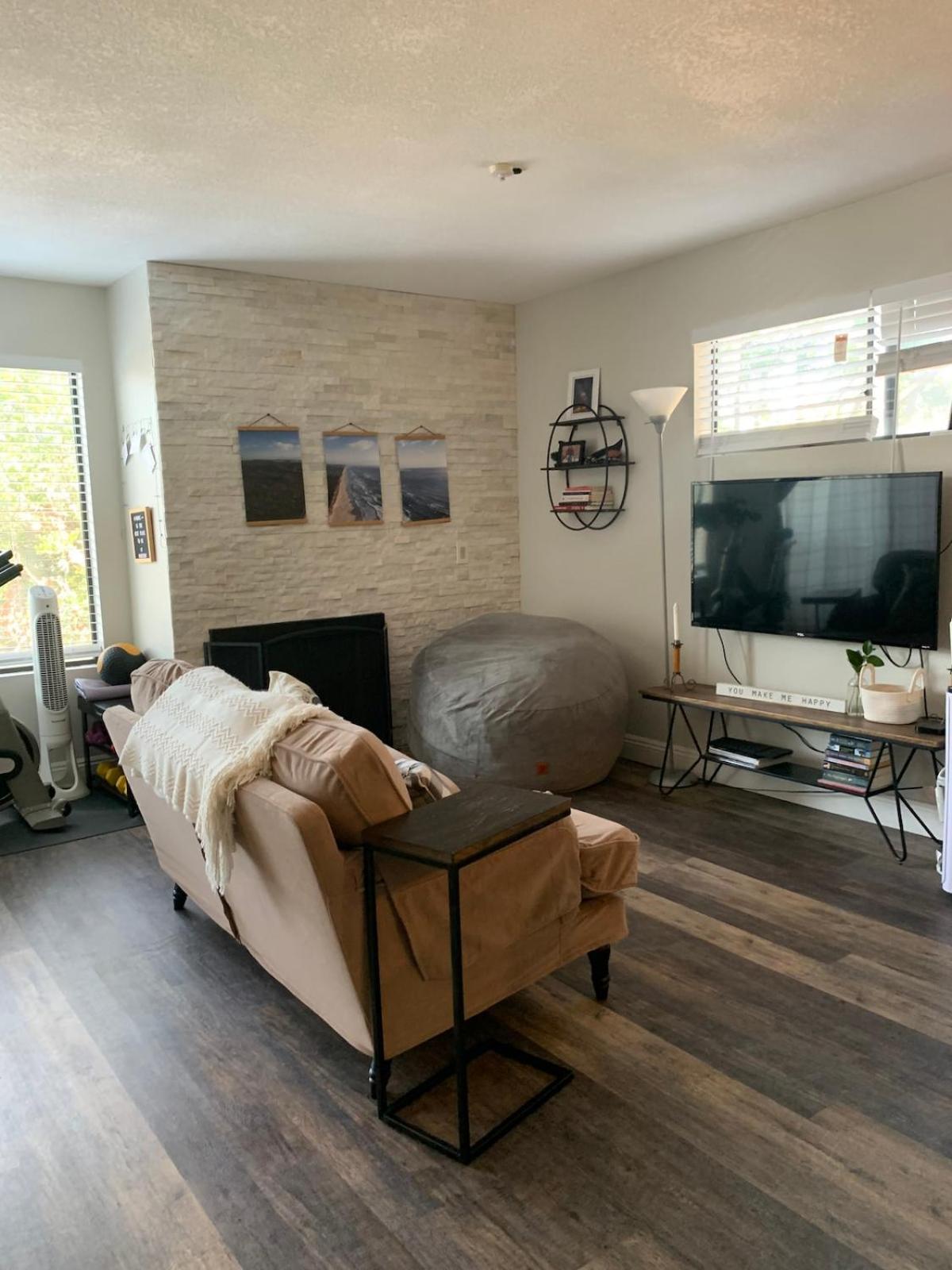 Sunny Retro Row Condo- Walk To Beach! Apartment