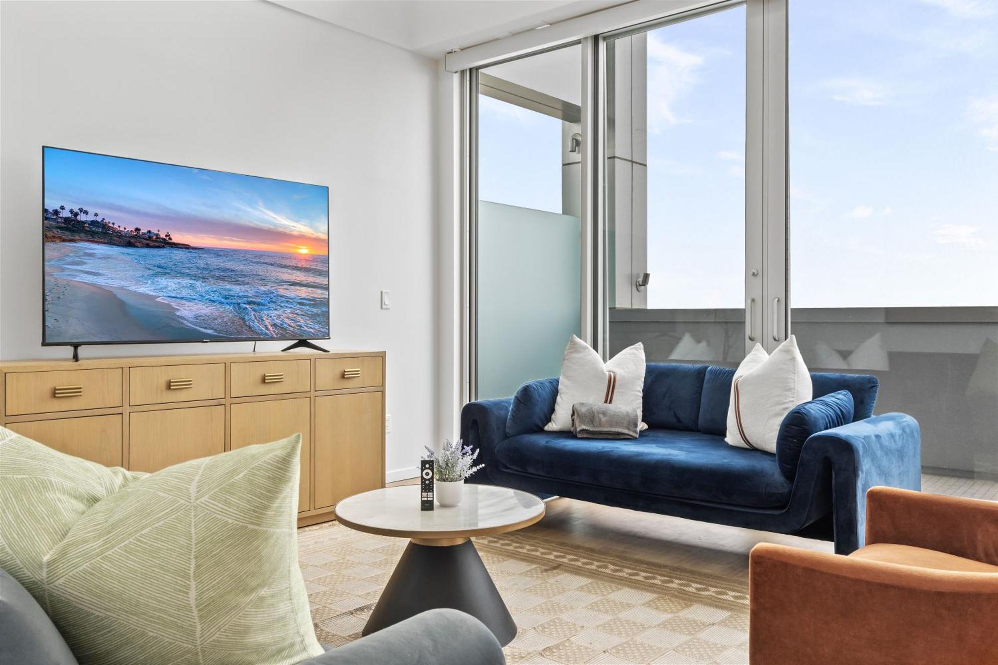 @ Marbella Lane - Downtown Haven In Long Daire