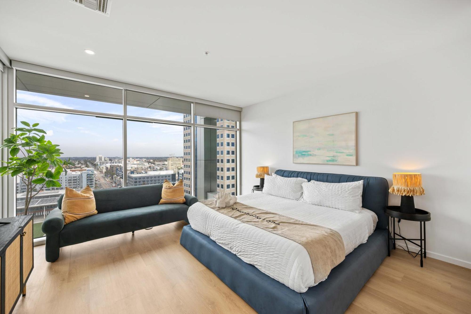 @ Marbella Lane - Downtown Haven In Long Daire