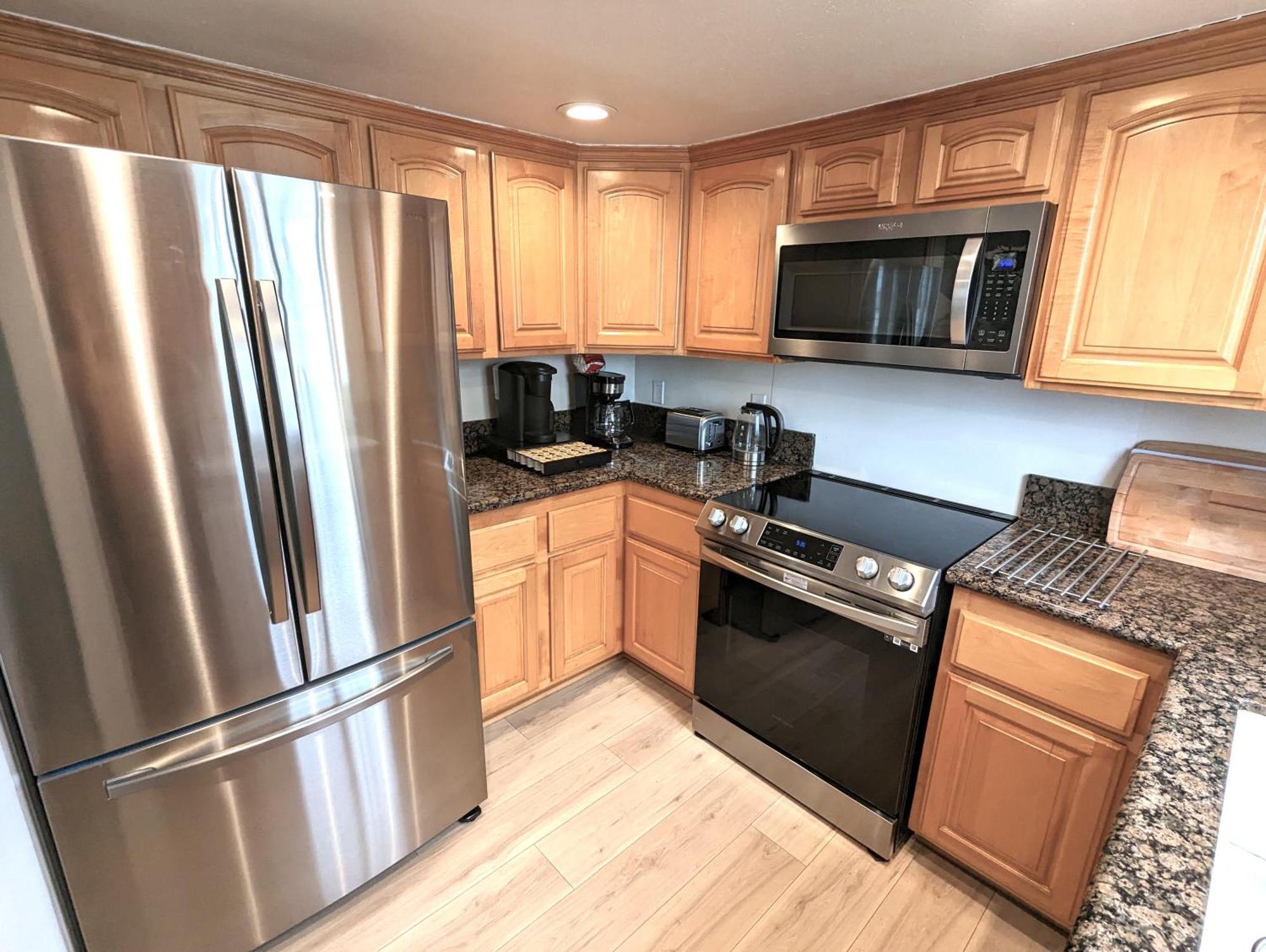 Daire Bohemian Pad With 5 Beds, Patio & Non-pickup-truck Parking *