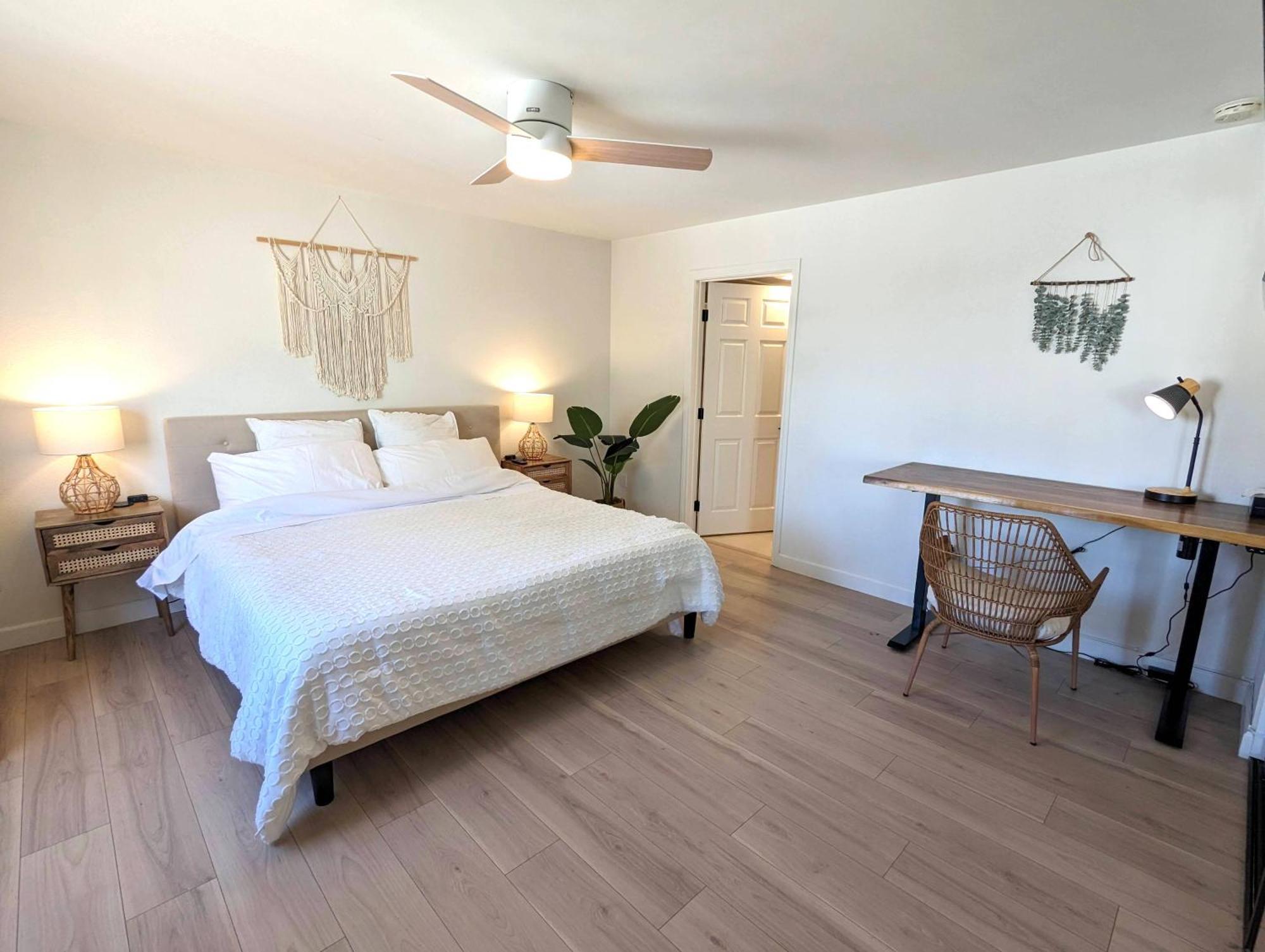 Bohemian Pad With 5 Beds, Patio & Non-pickup-truck Parking Daire *