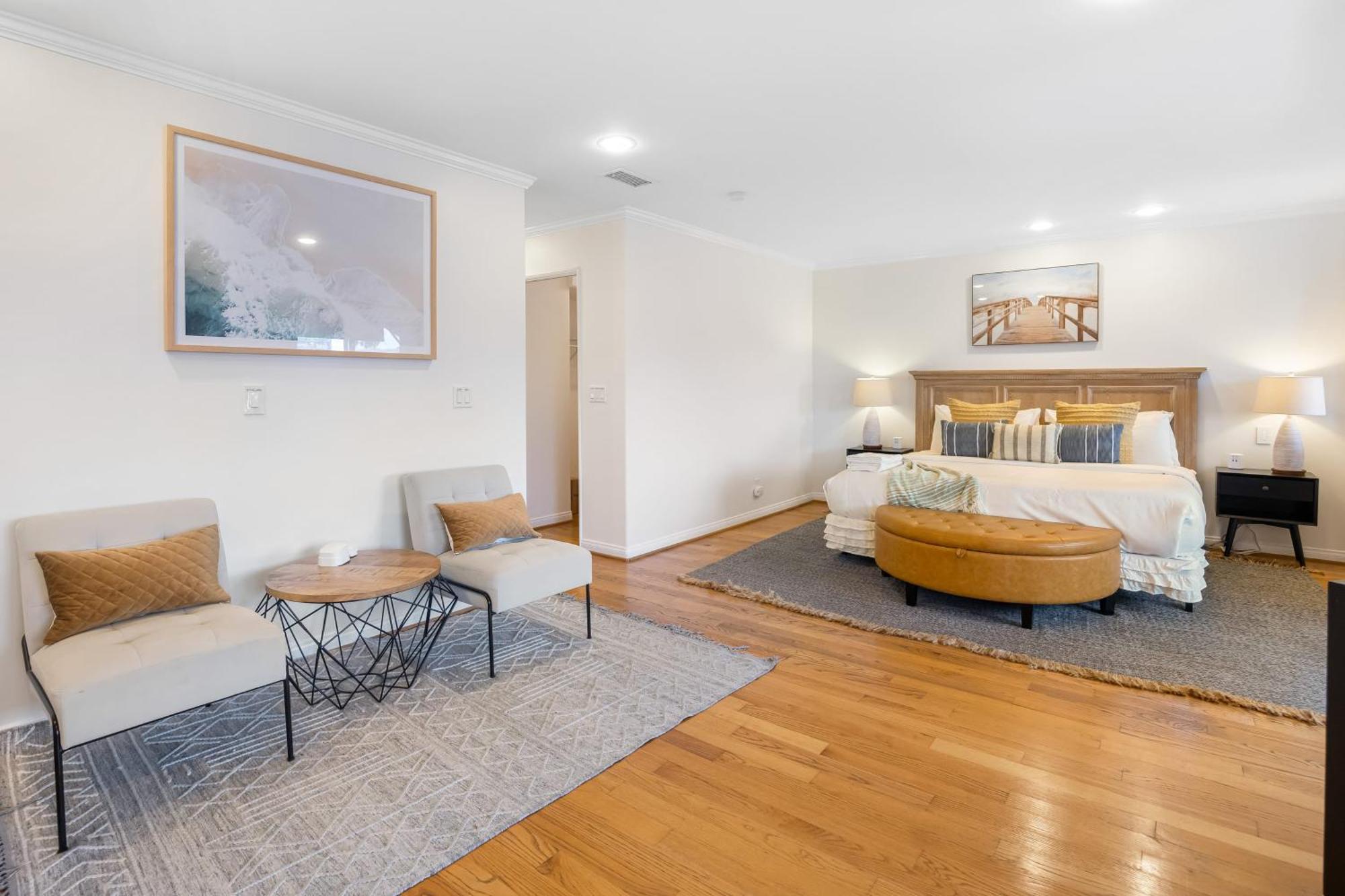 Belmont Shore Retreat Rooftop Lounge Putting Near 2nd Street Beaches