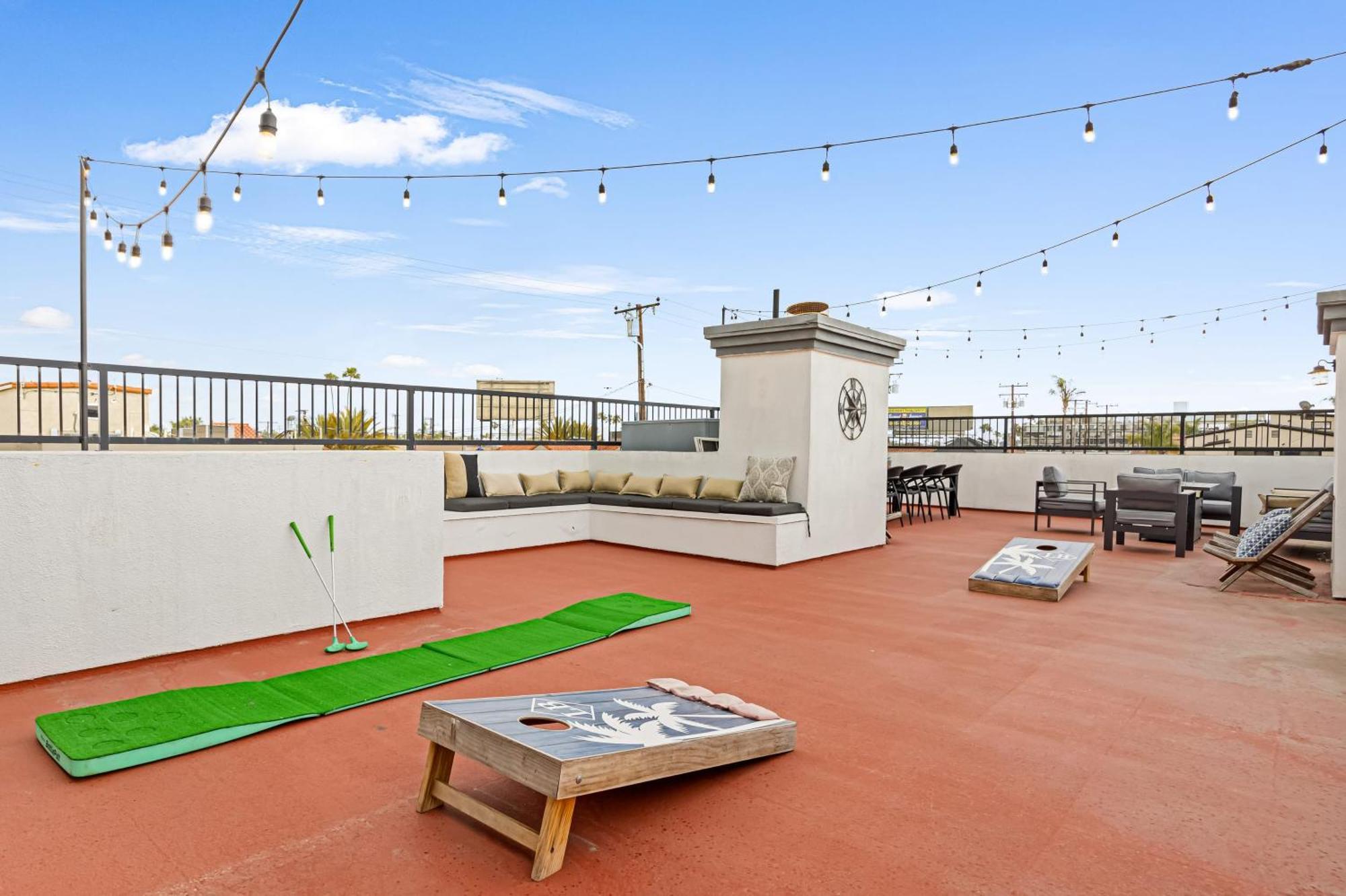 Belmont Shore Retreat Rooftop Lounge Putting Near 2nd Street Beaches