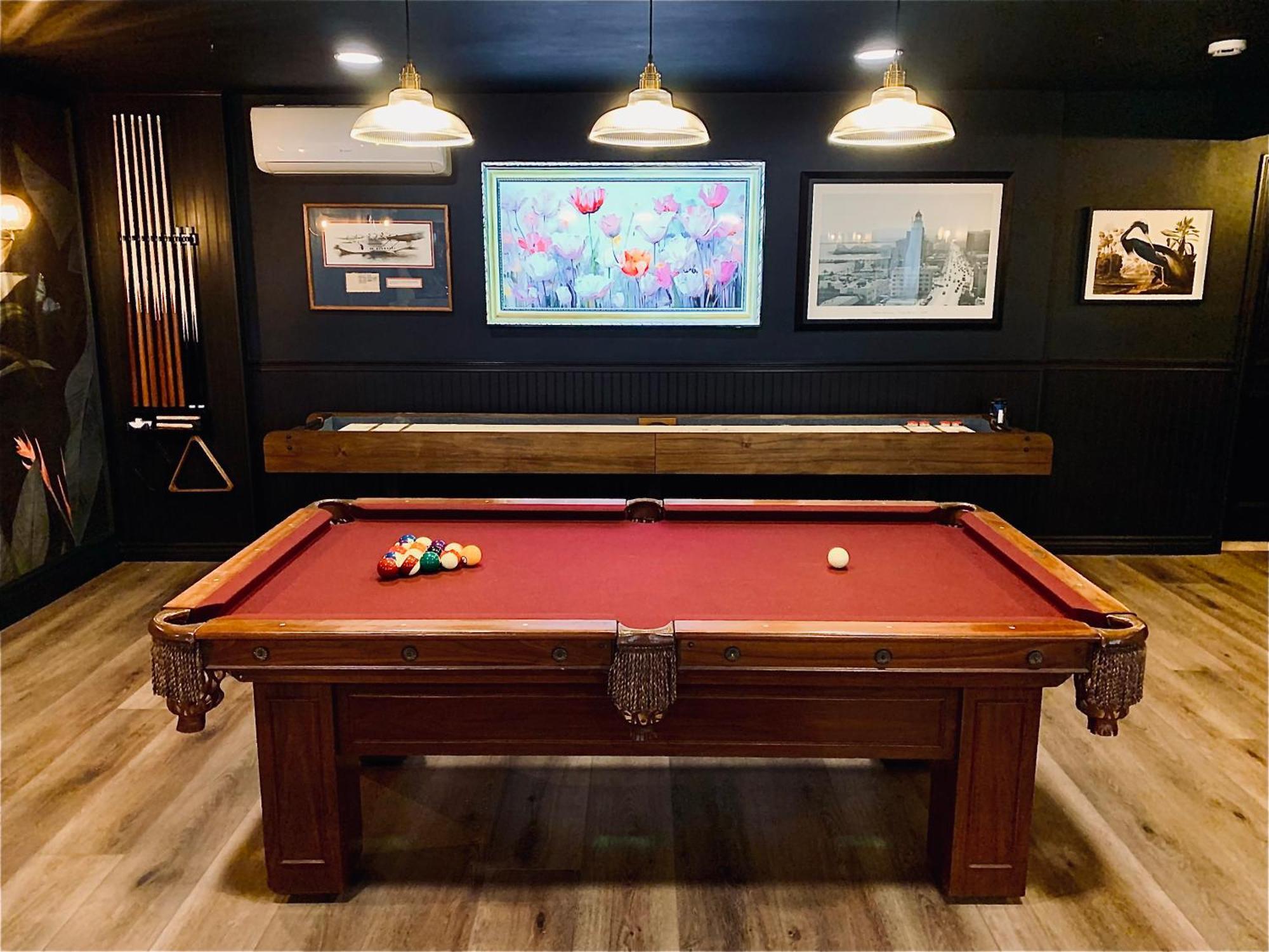 Holiday home Encanto- Luxe Spanish With 6 King Bedrooms, Courtyard And New Game Long Beach