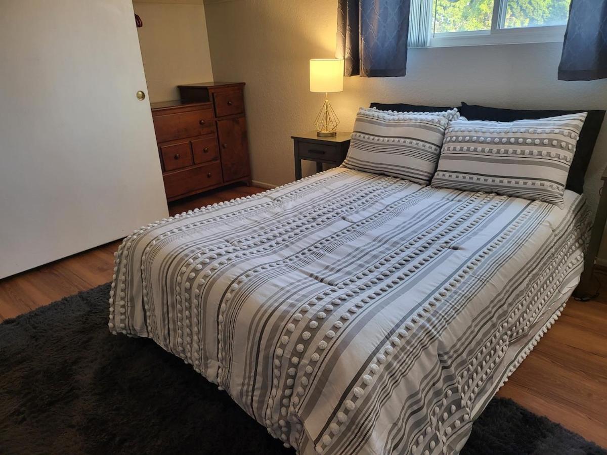 Parking,pet,2bd,2b,wifi,smart Tvs,walk To Food,fun Long Beach