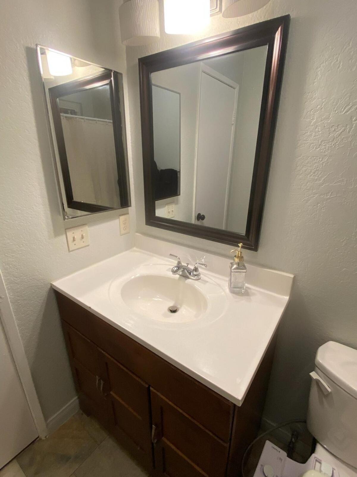 Apartment Parking,pet,2bd,2b,wifi,smart Tvs,walk To Food,fun
