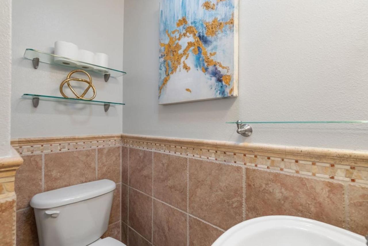 Refreshing Escape- Hot Tub- Games- Sleeps 10 * Long Beach