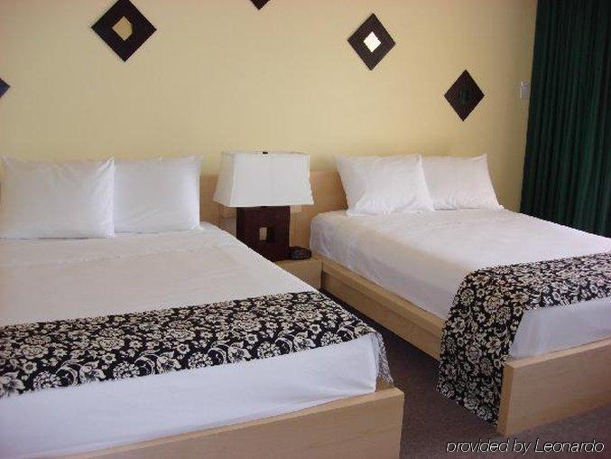 Seaport Marina Motel 2*