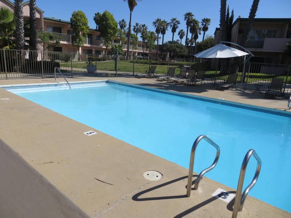 Seaport Marina Motel