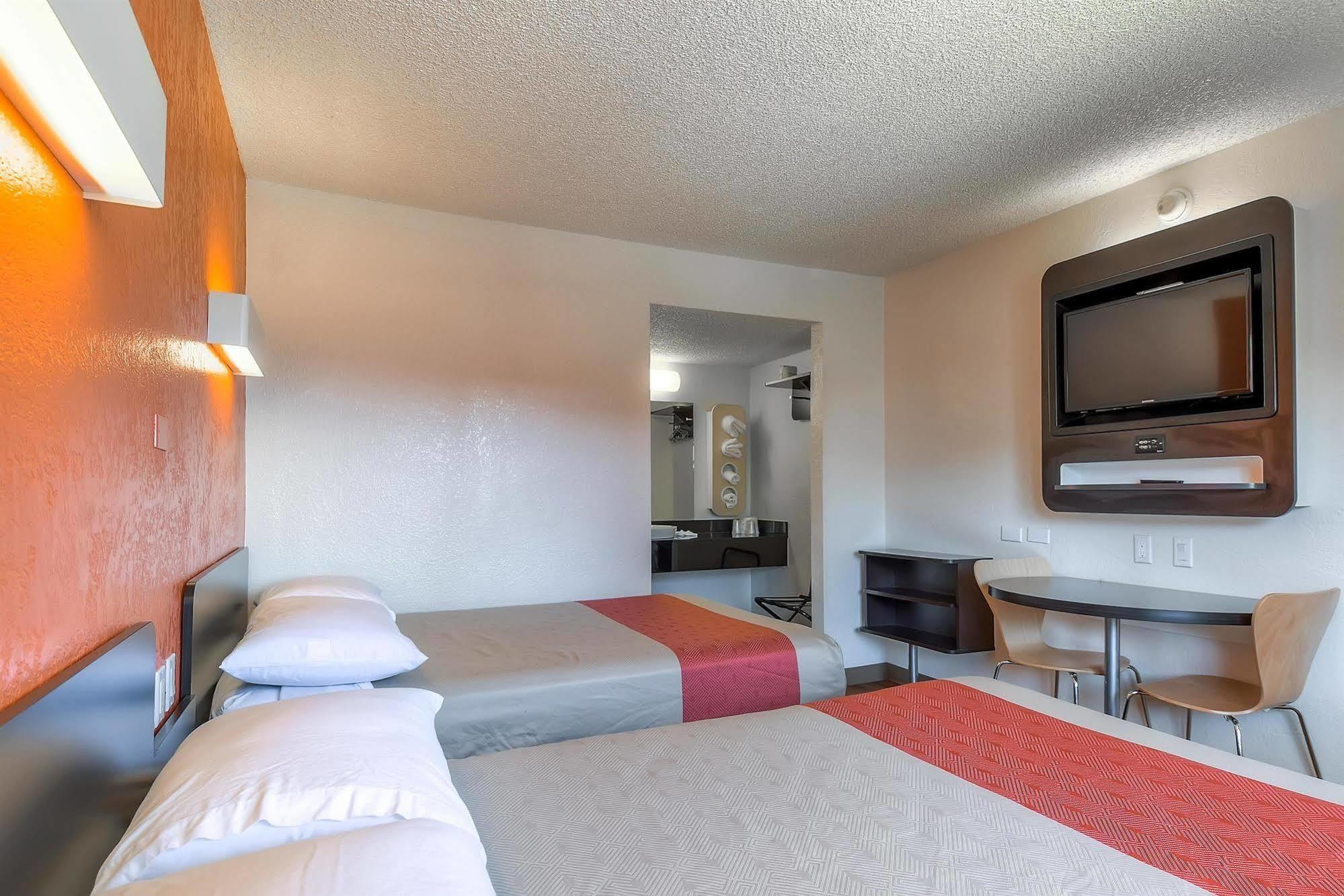 6-long Beach, Ca - Angeles Hotel
