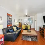 Convenient Long Beach Condo - Walk To Ocean!