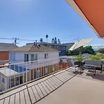 Airy Long Beach Condo Rental 2 Mi To Ocean!