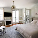Chambre De Bonne In Downtown Long Beach