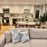 Sea La Vie Beachhouse On The Sand