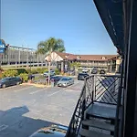 Cabana Inn & Suites