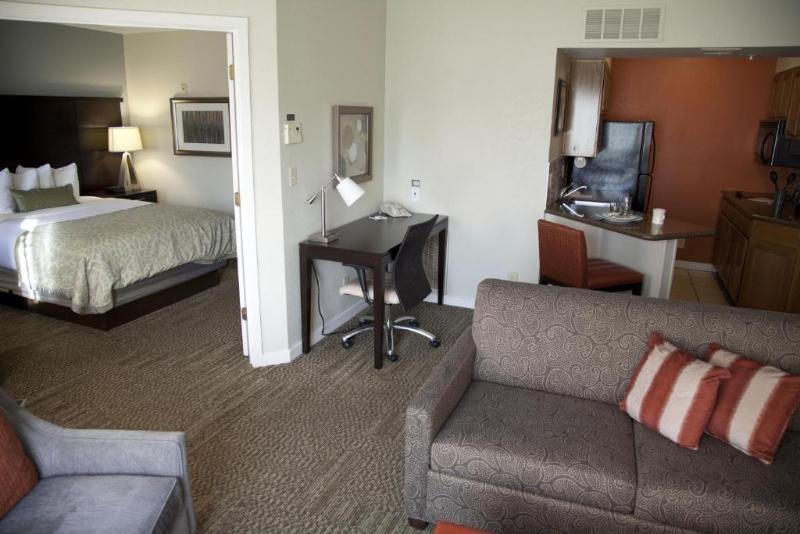 Hotel Staybridge Long