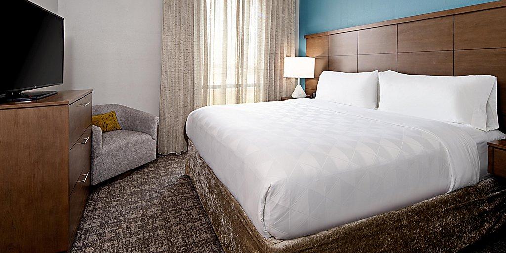 Staybridge Long Hotel 3*