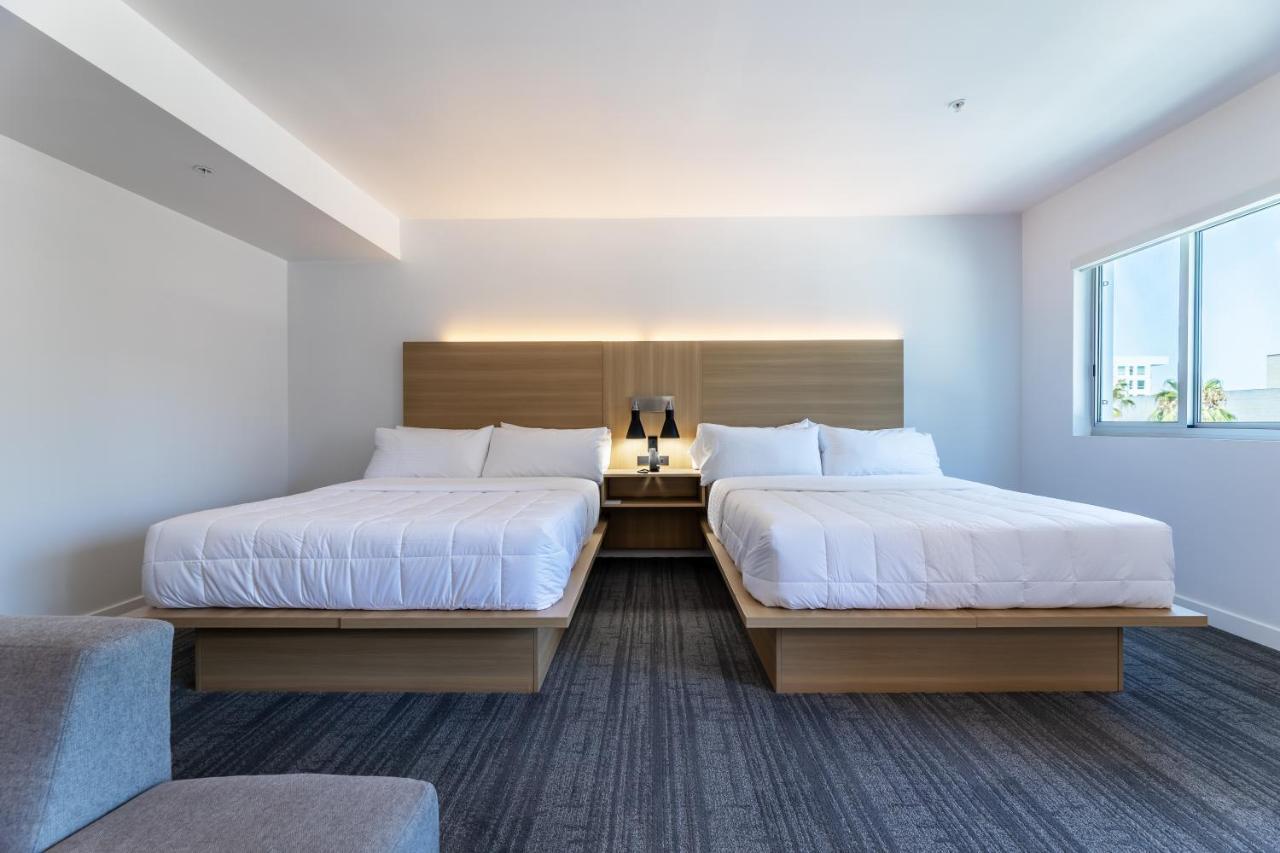 Mai Downtown Long Otel 3*