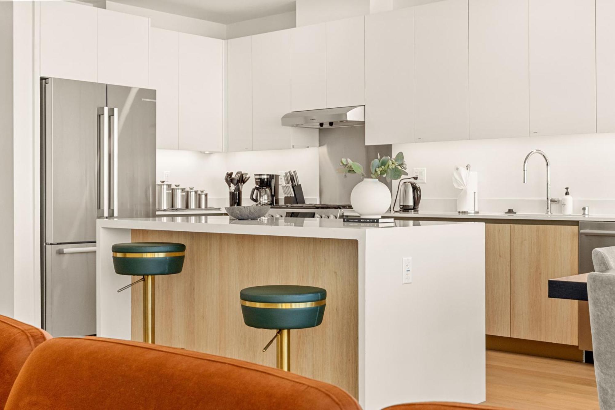 @ Marbella Lane - Luxe 3br Penthouse In Long