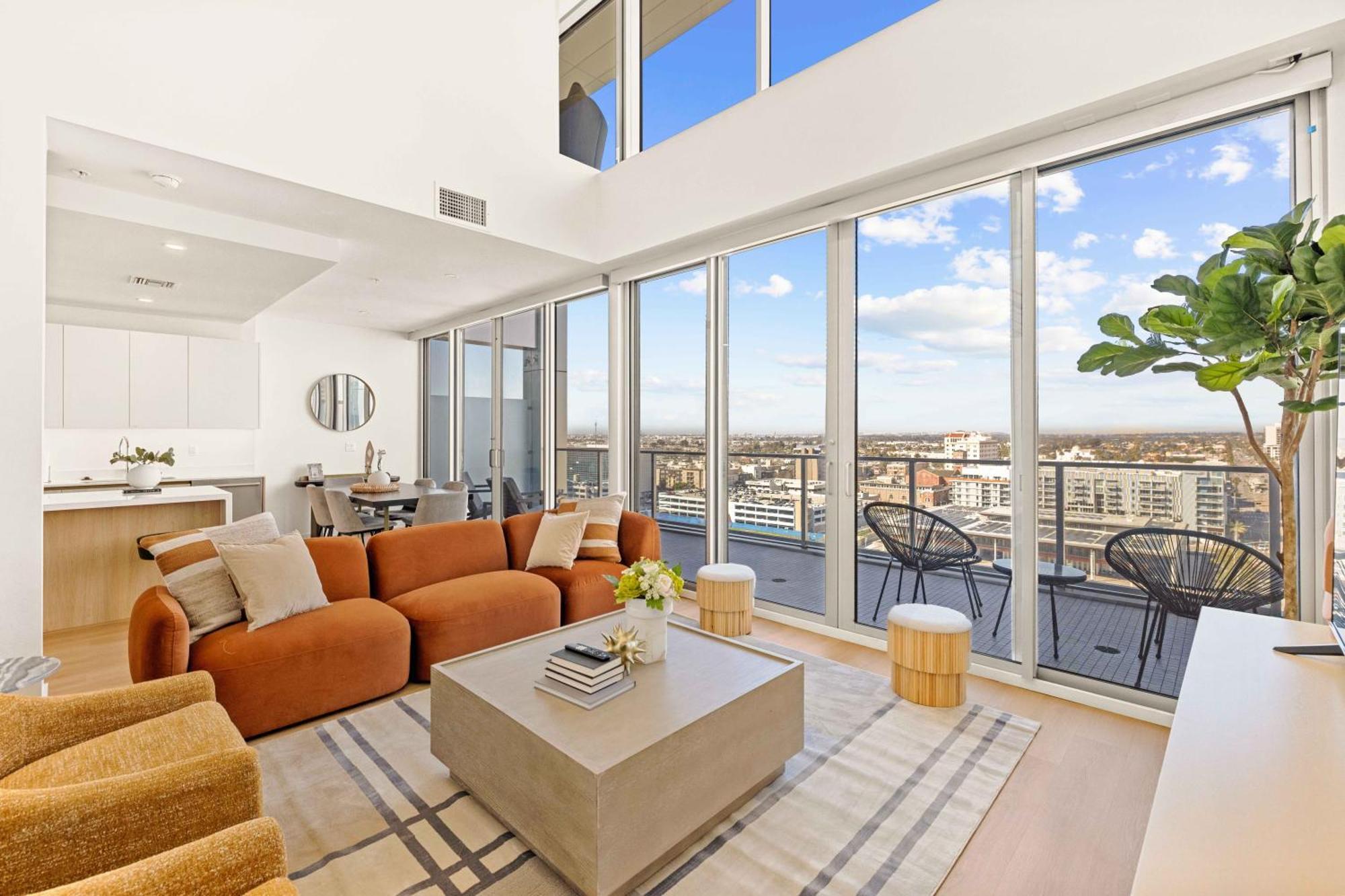 Apartment @ Marbella Lane - Luxe 3br Penthouse In Long *