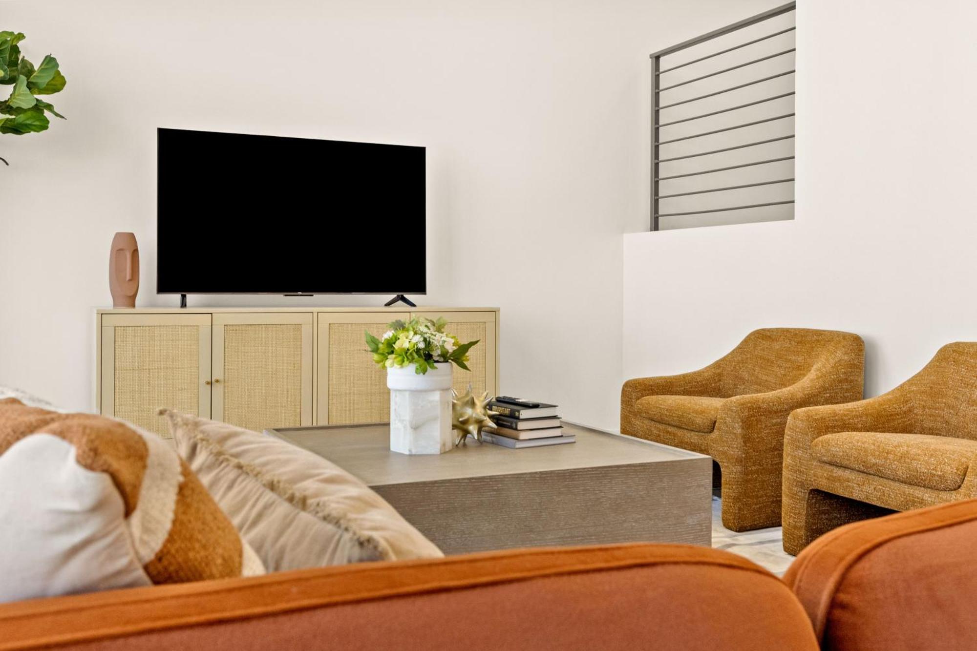 @ Marbella Lane - Luxe 3br Penthouse In Long Long Beach
