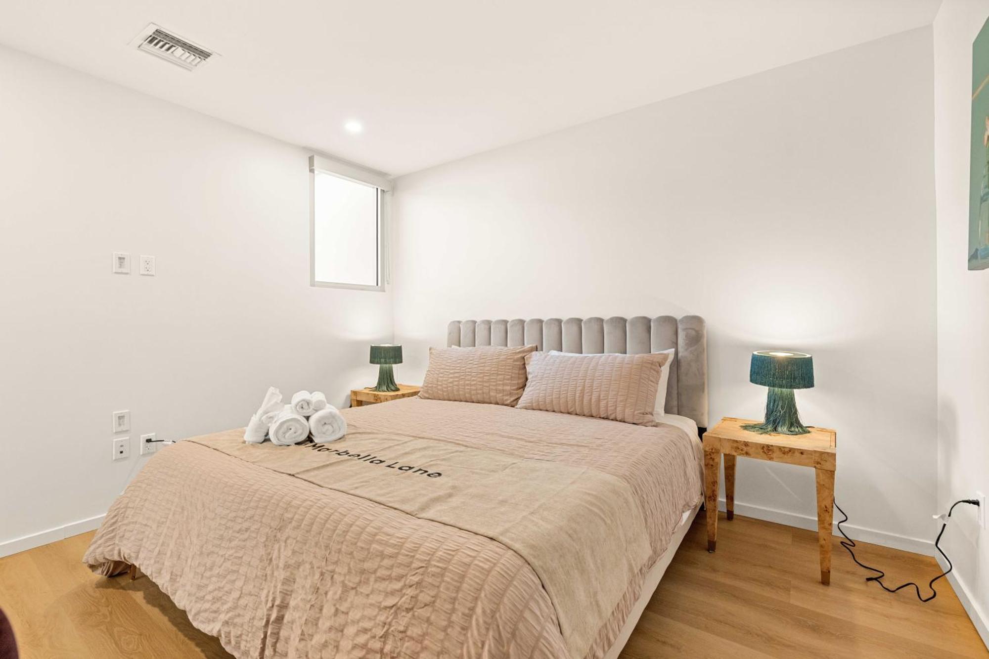 @ Marbella Lane - Luxe 3br Penthouse In Long *
