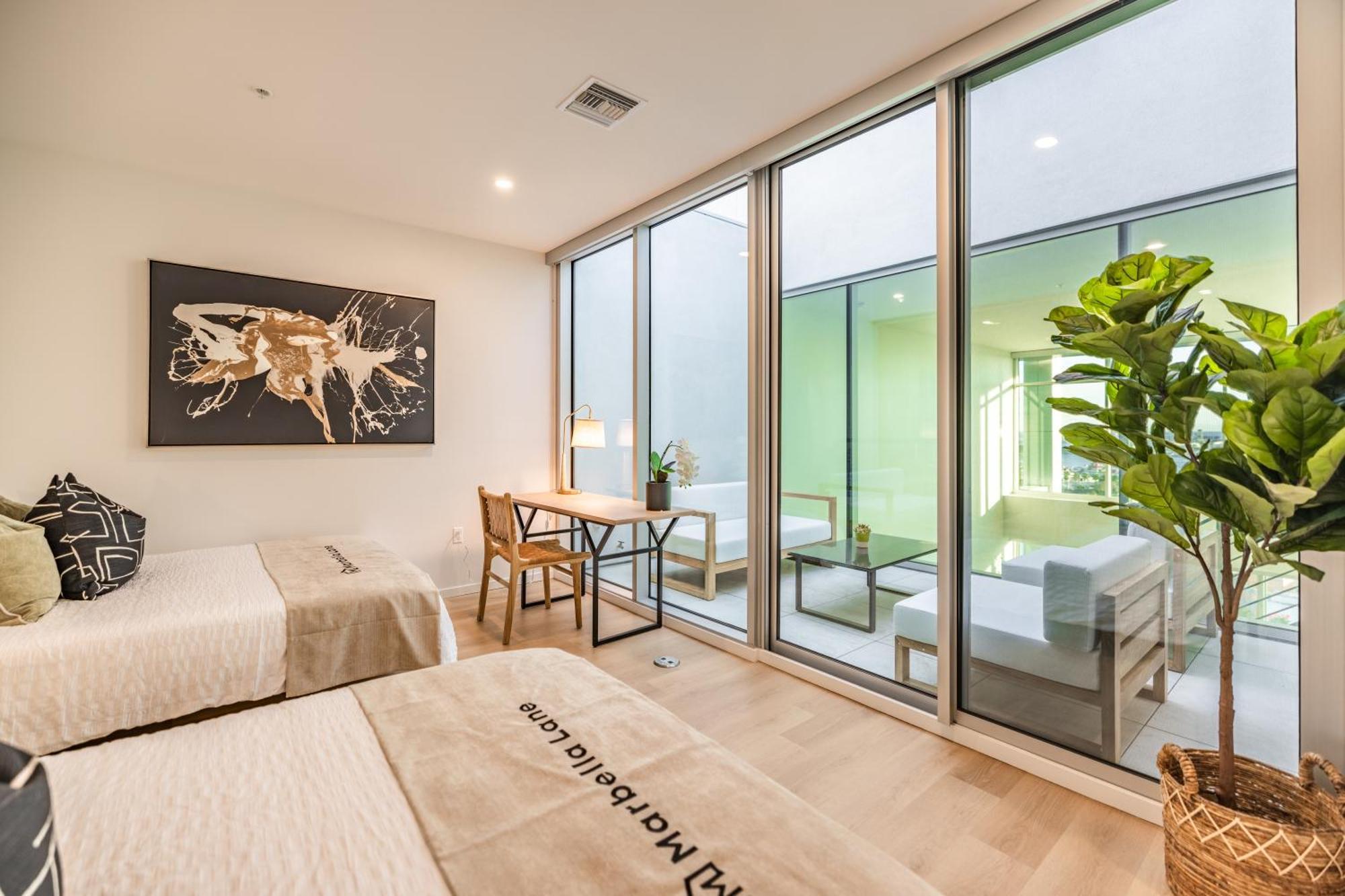 Apartment @ Marbella Lane - Penthouse W/ & Ocean Views