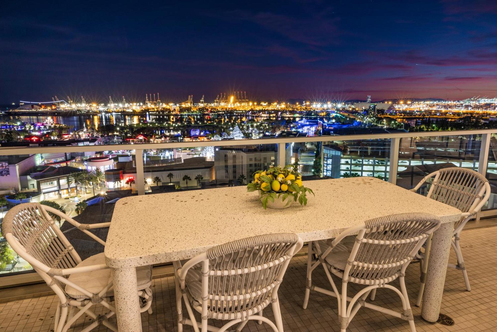 Apartment @ Marbella Lane - Penthouse W/ & Ocean Views