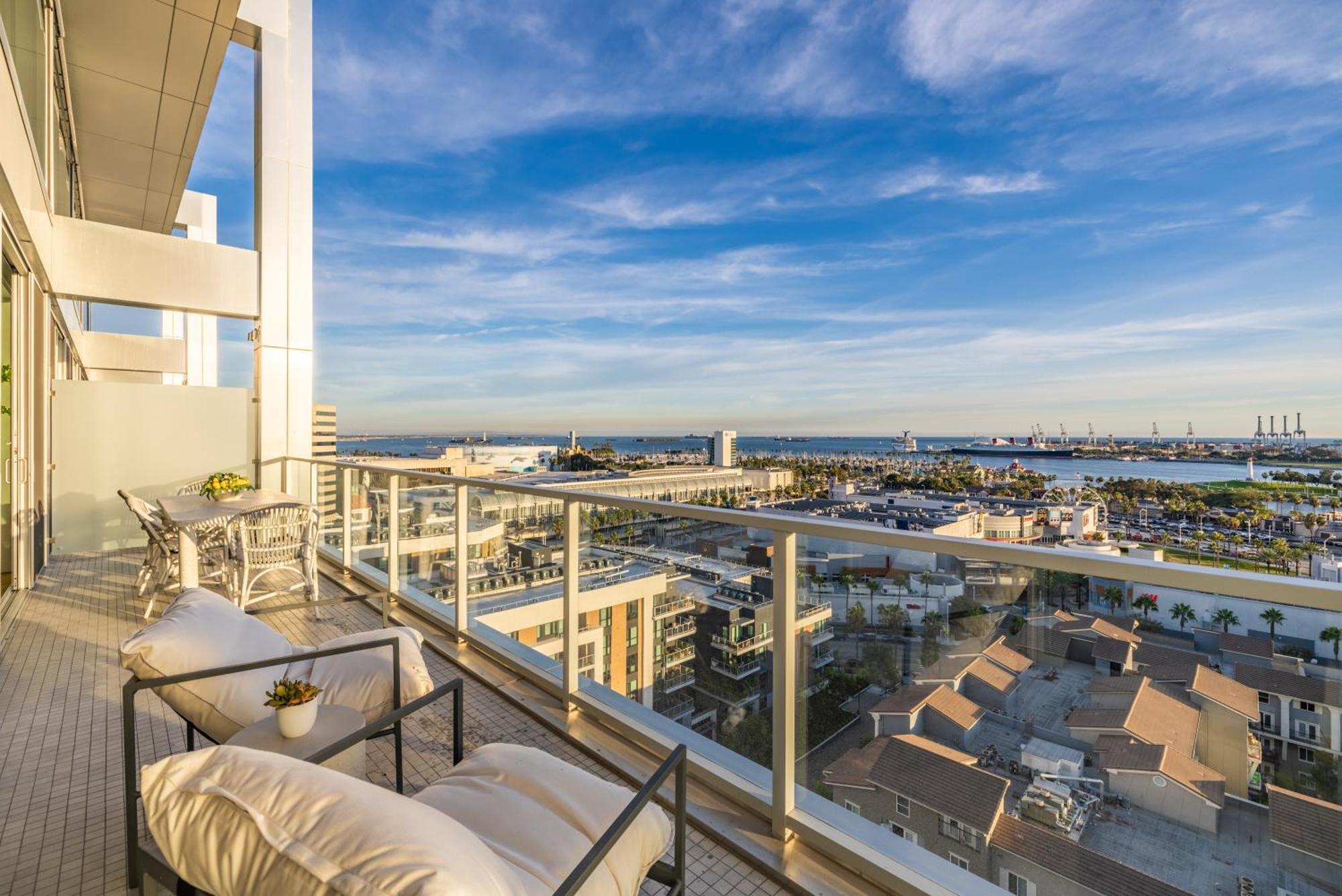 Apartment @ Marbella Lane - Penthouse W/ & Ocean Views