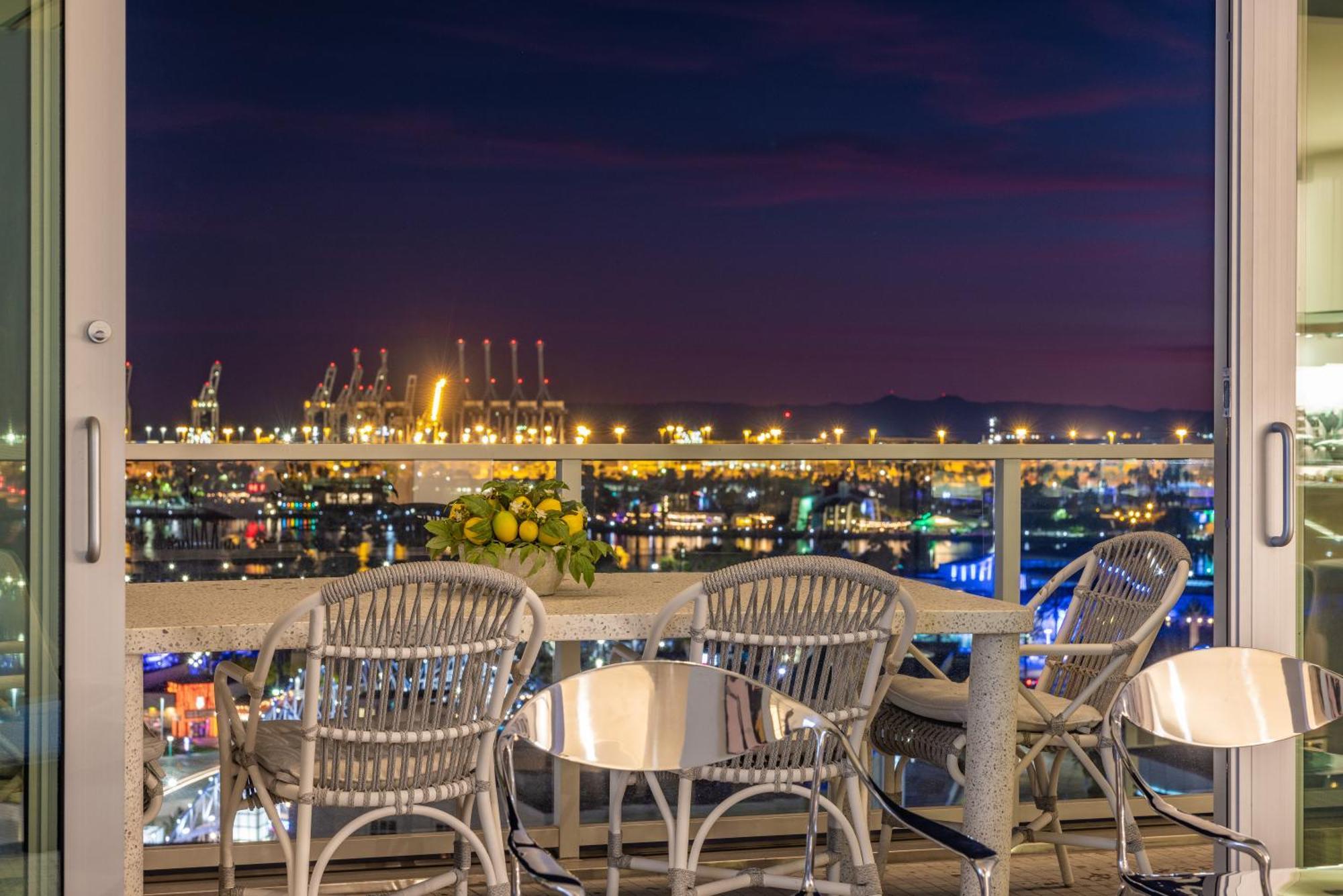 Apartment @ Marbella Lane - Penthouse W/ & Ocean Views *