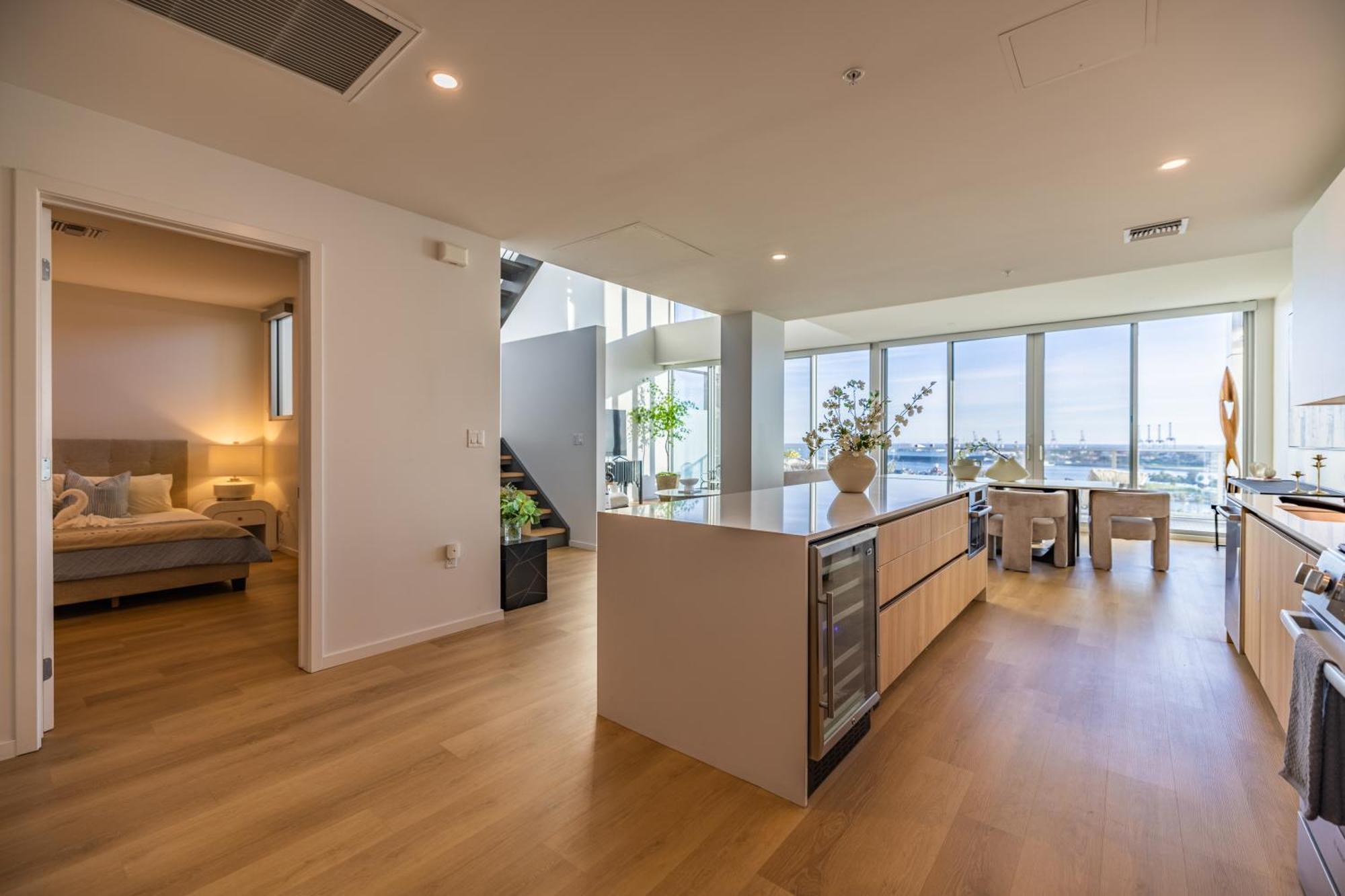 @ Marbella Lane - Penthouse W/ & Ocean Views Apartment Long Beach