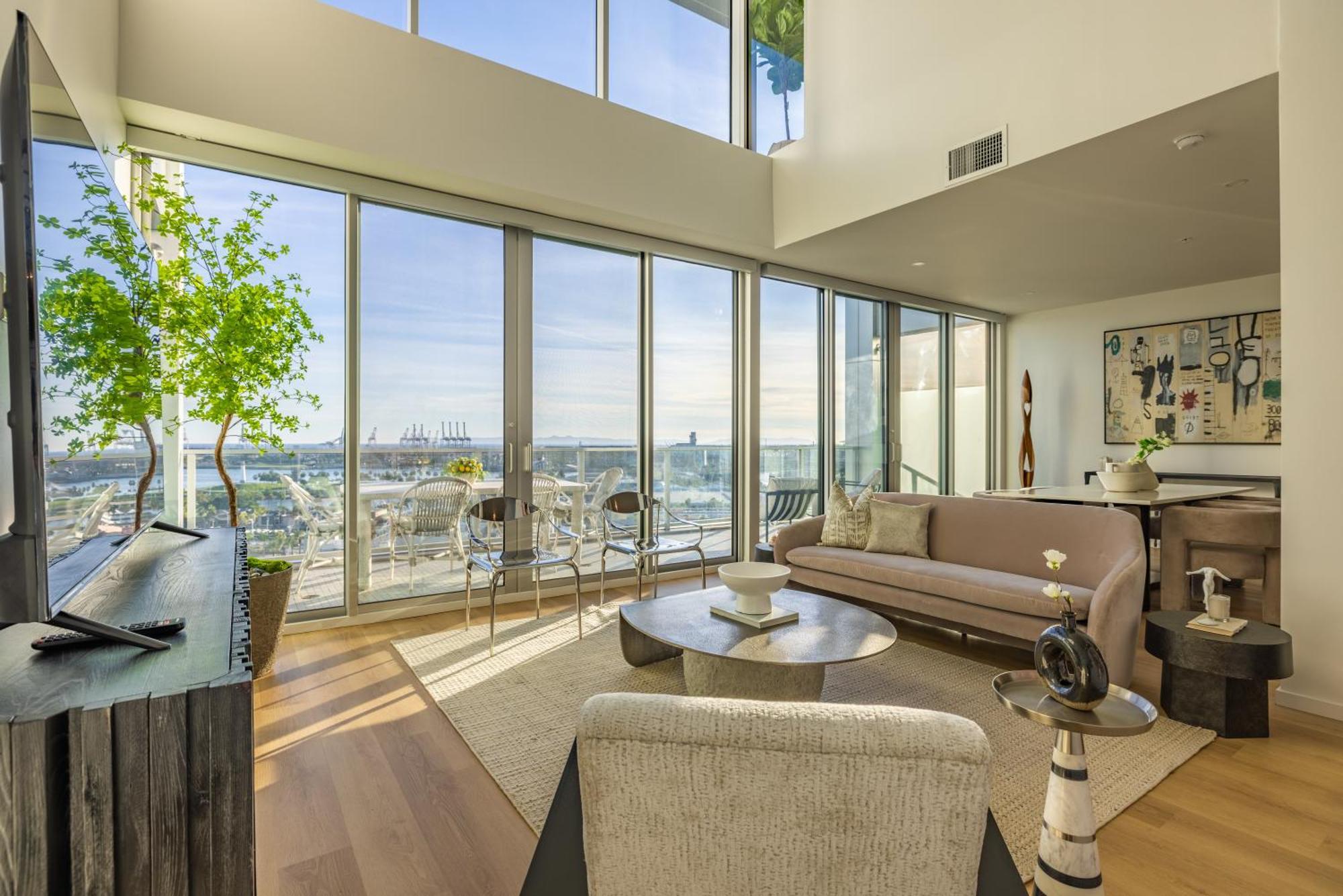 Apartment @ Marbella Lane - Penthouse W/ & Ocean Views Long Beach