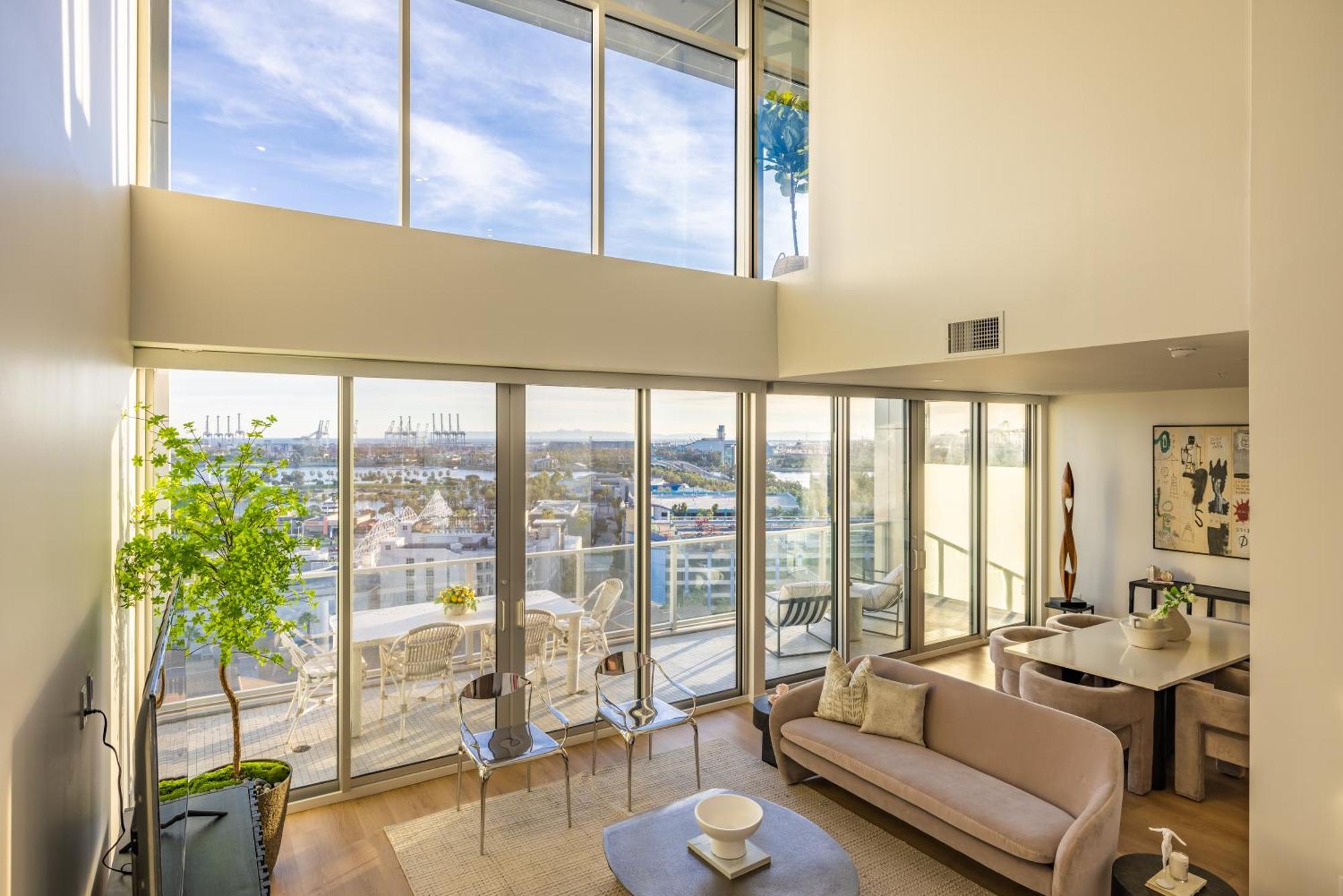 Apartment @ Marbella Lane - Penthouse W/ & Ocean Views *