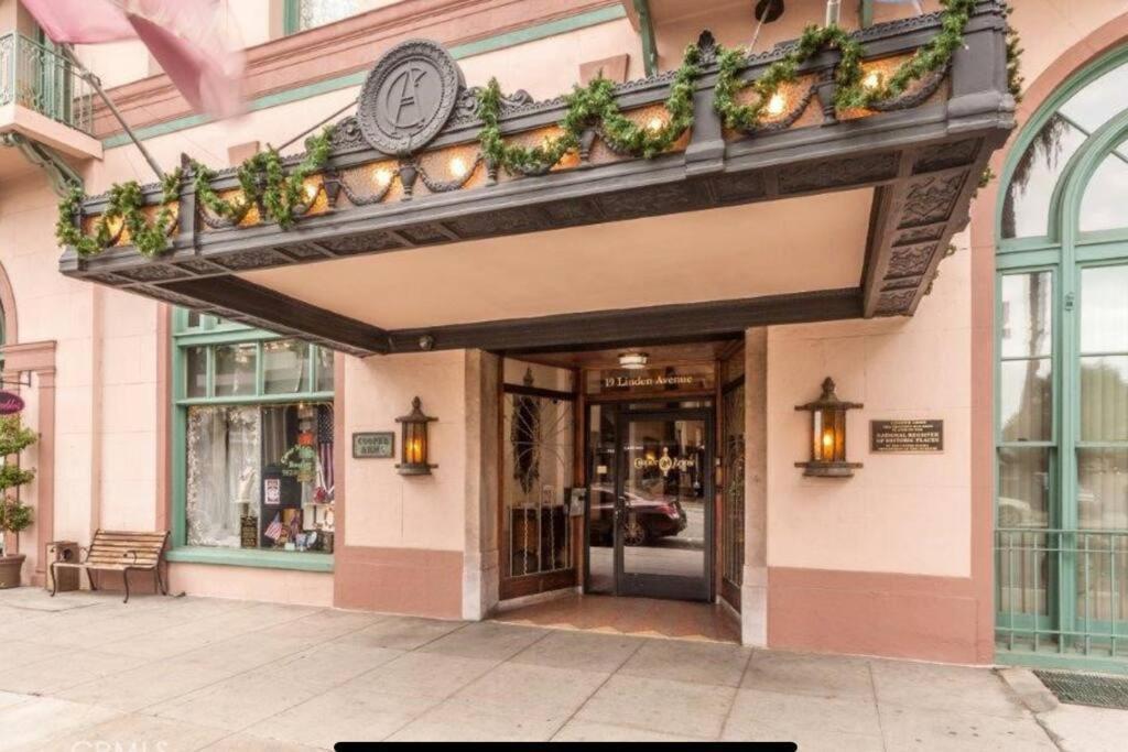 De Bonne In Downtown Long
