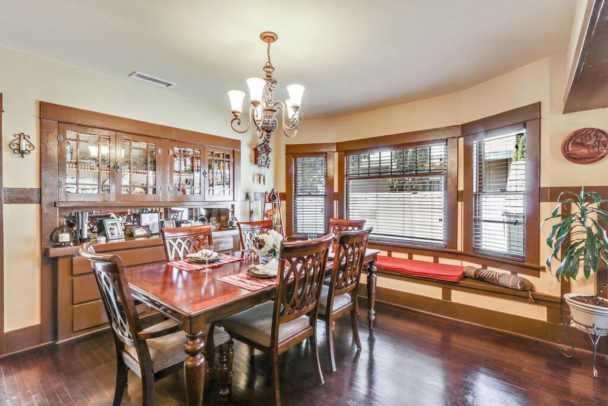 Charming Bungalow, Ac, Hottub, Close To *