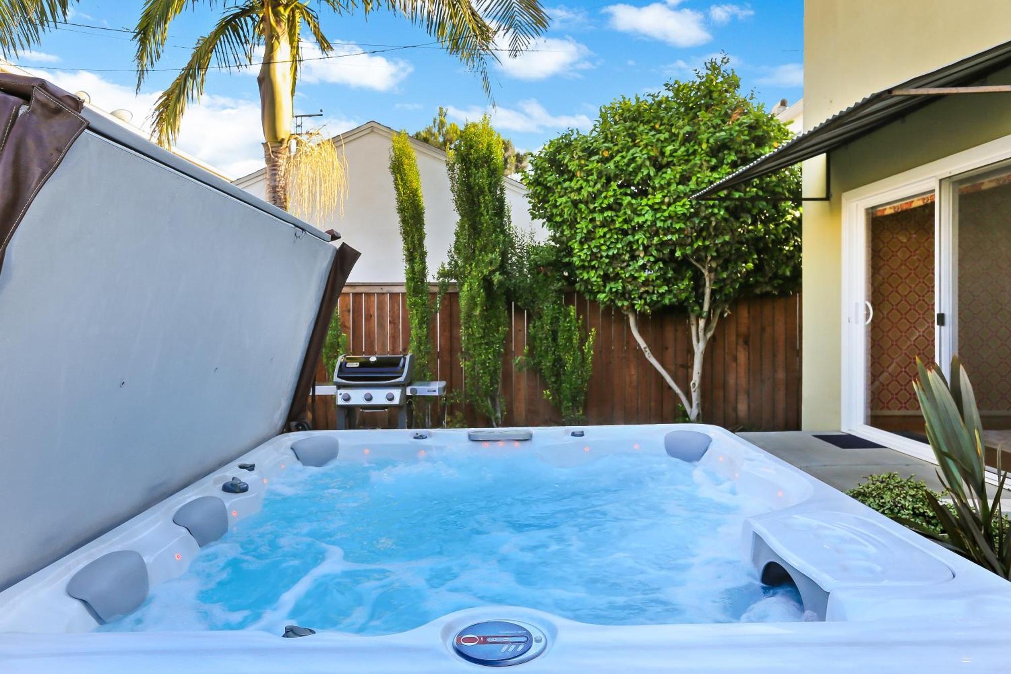 * Hot Tub * Steps To * Long Beach