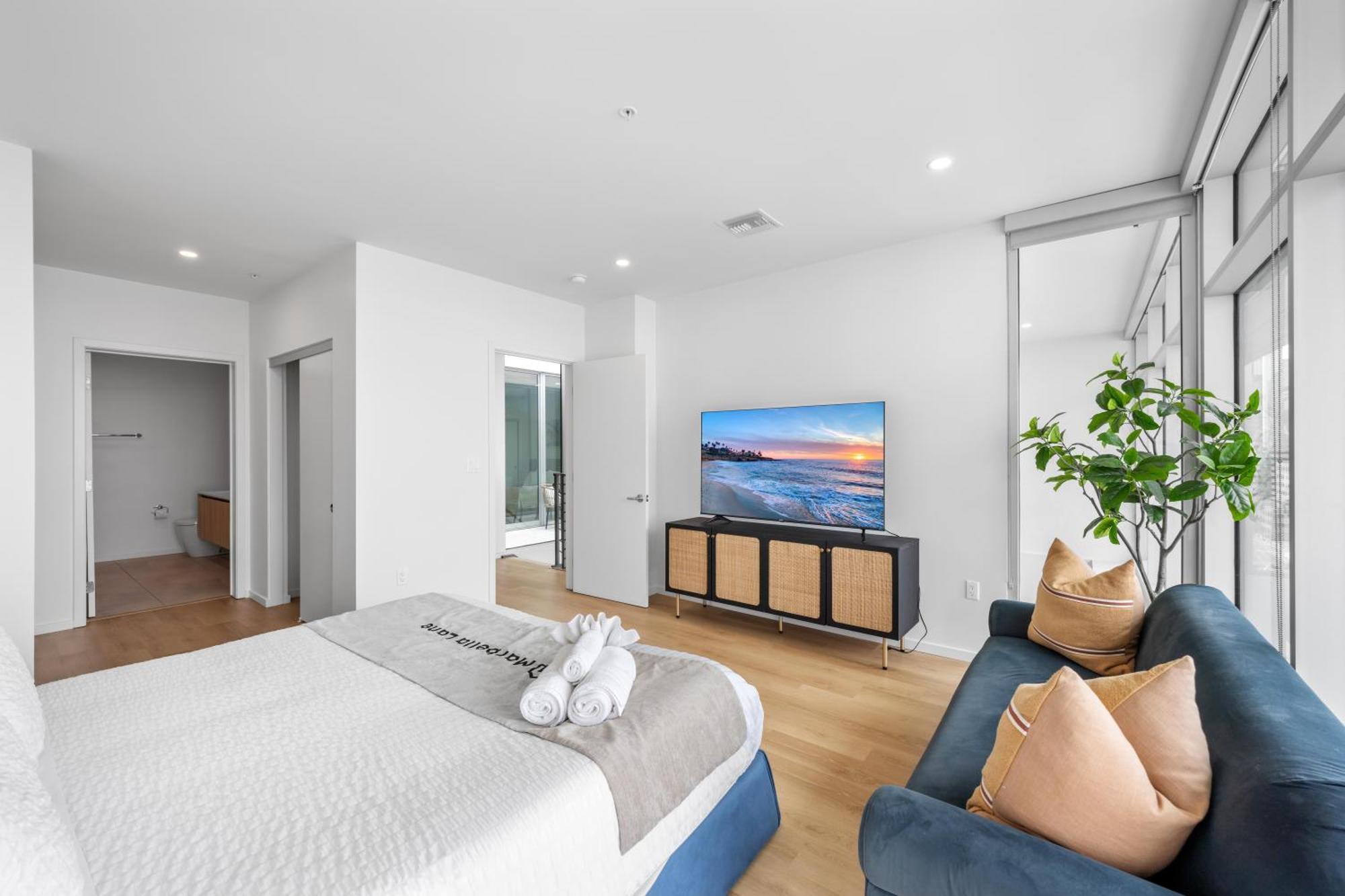 @ Marbella Lane - Downtown Haven In Long *