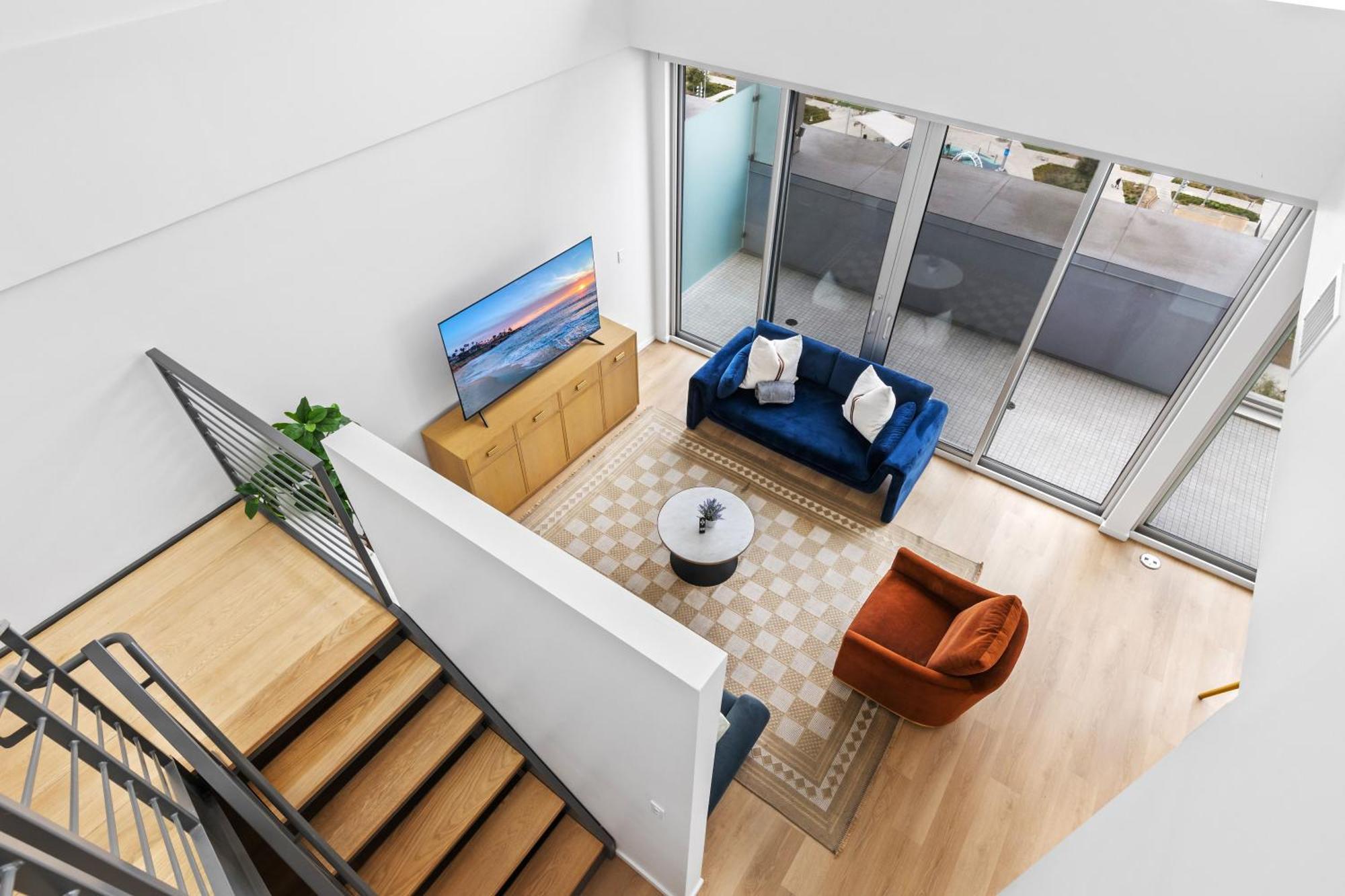 Apartment @ Marbella Lane - Downtown Haven In Long *