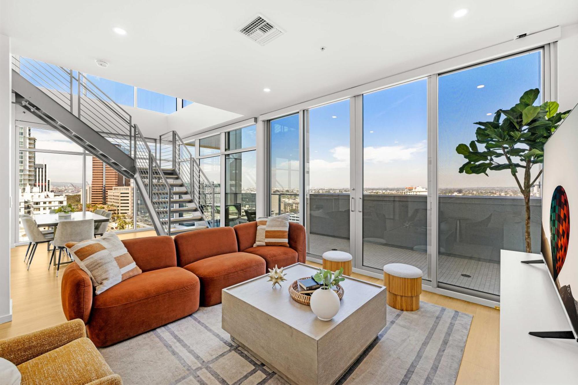 Apartment @ Marbella Lane - Luxe 3br Penthouse In Long