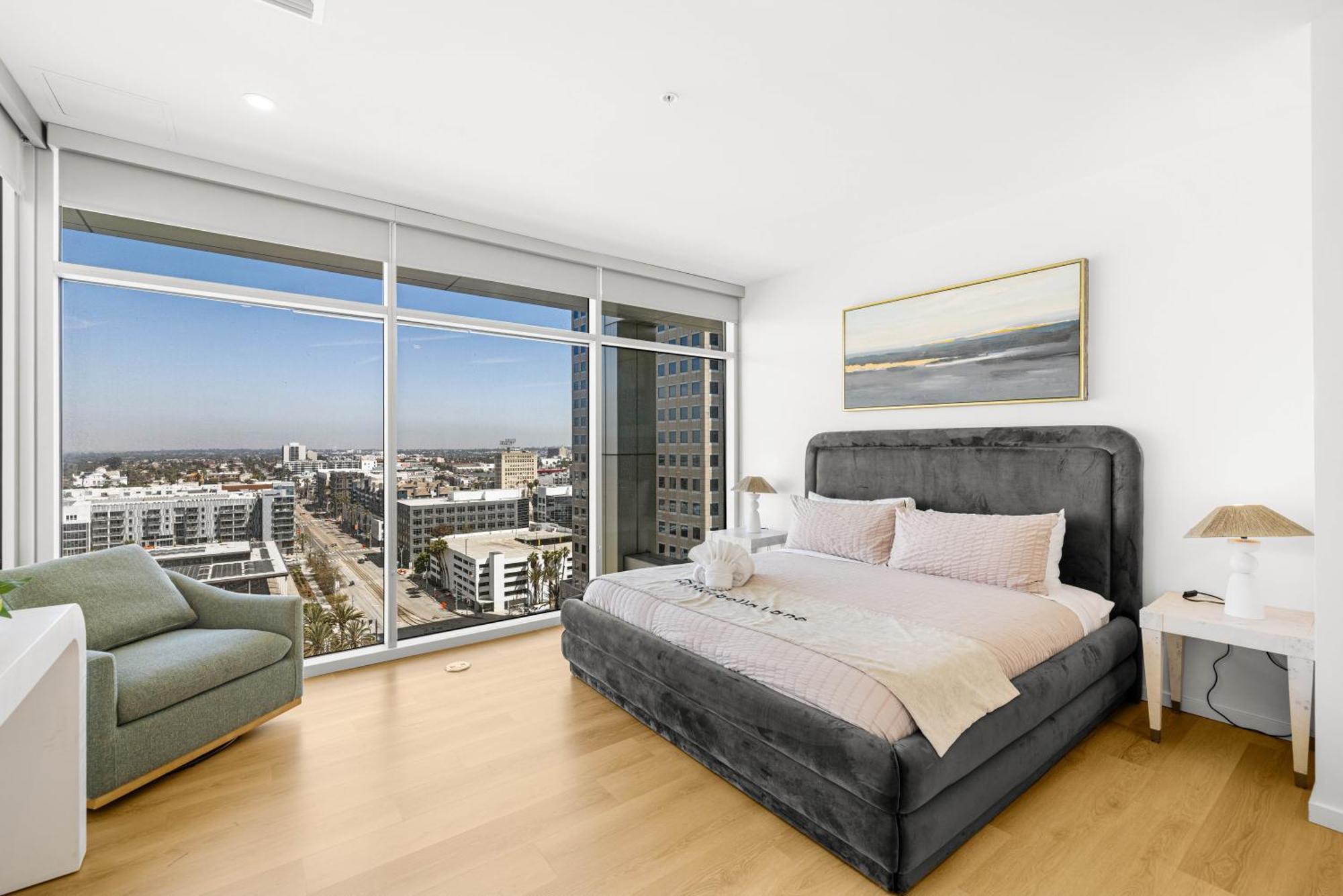 Apartment @ Marbella Lane - Luxe 3br Penthouse In Long Long Beach