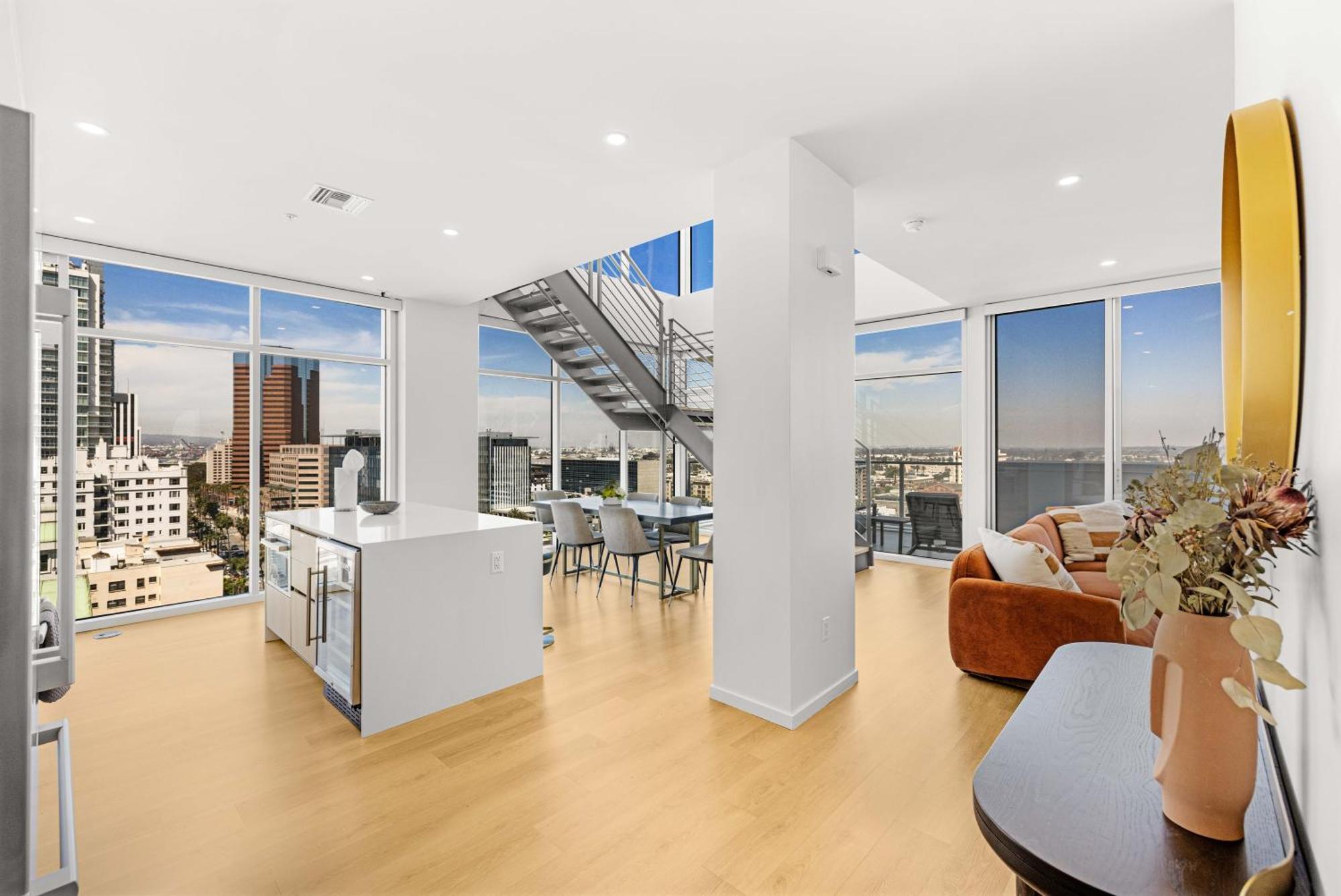 @ Marbella Lane - Luxe 3br Penthouse In Long Apartment