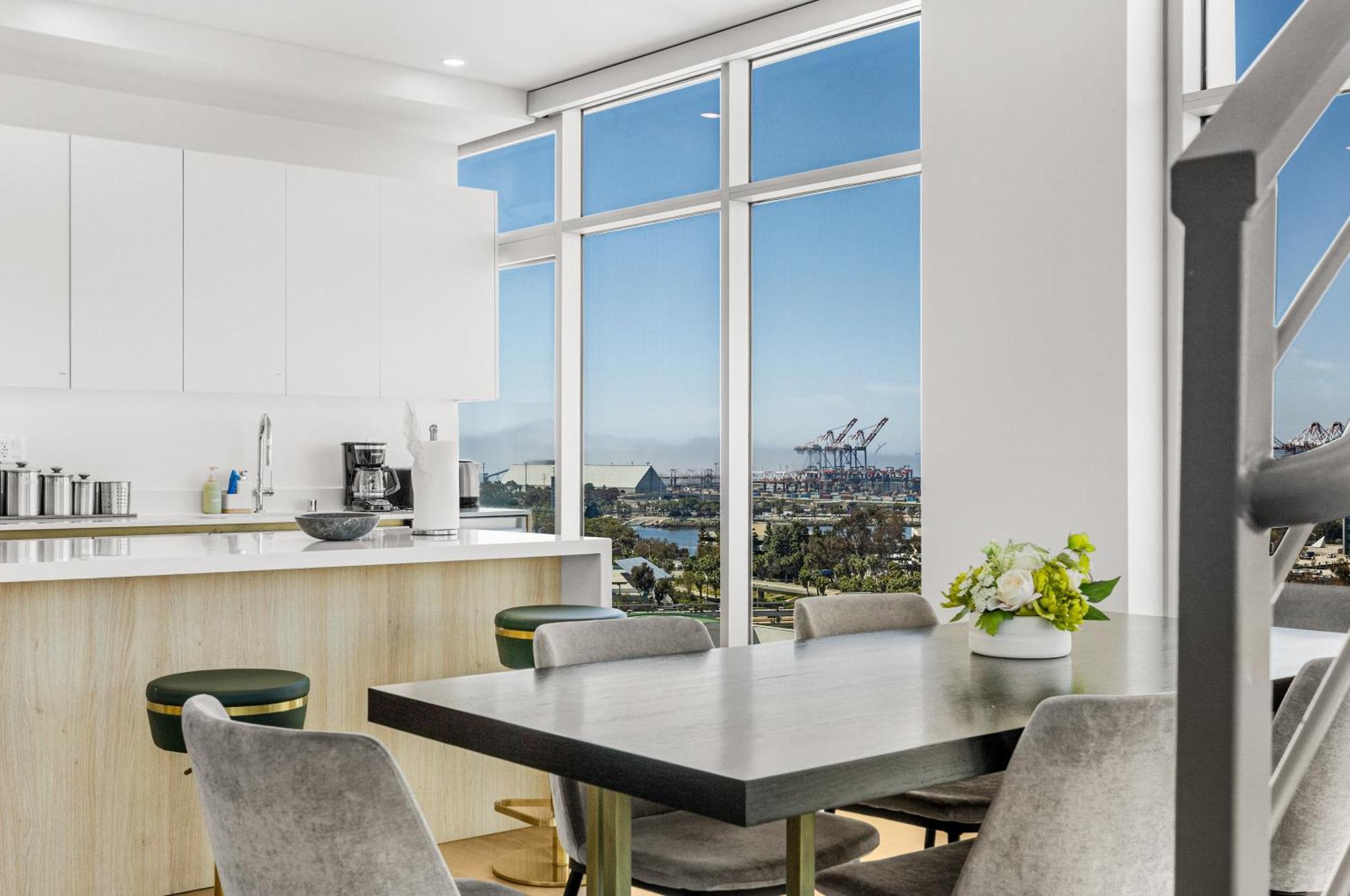 @ Marbella Lane - Luxe 3br Penthouse In Long Apartment