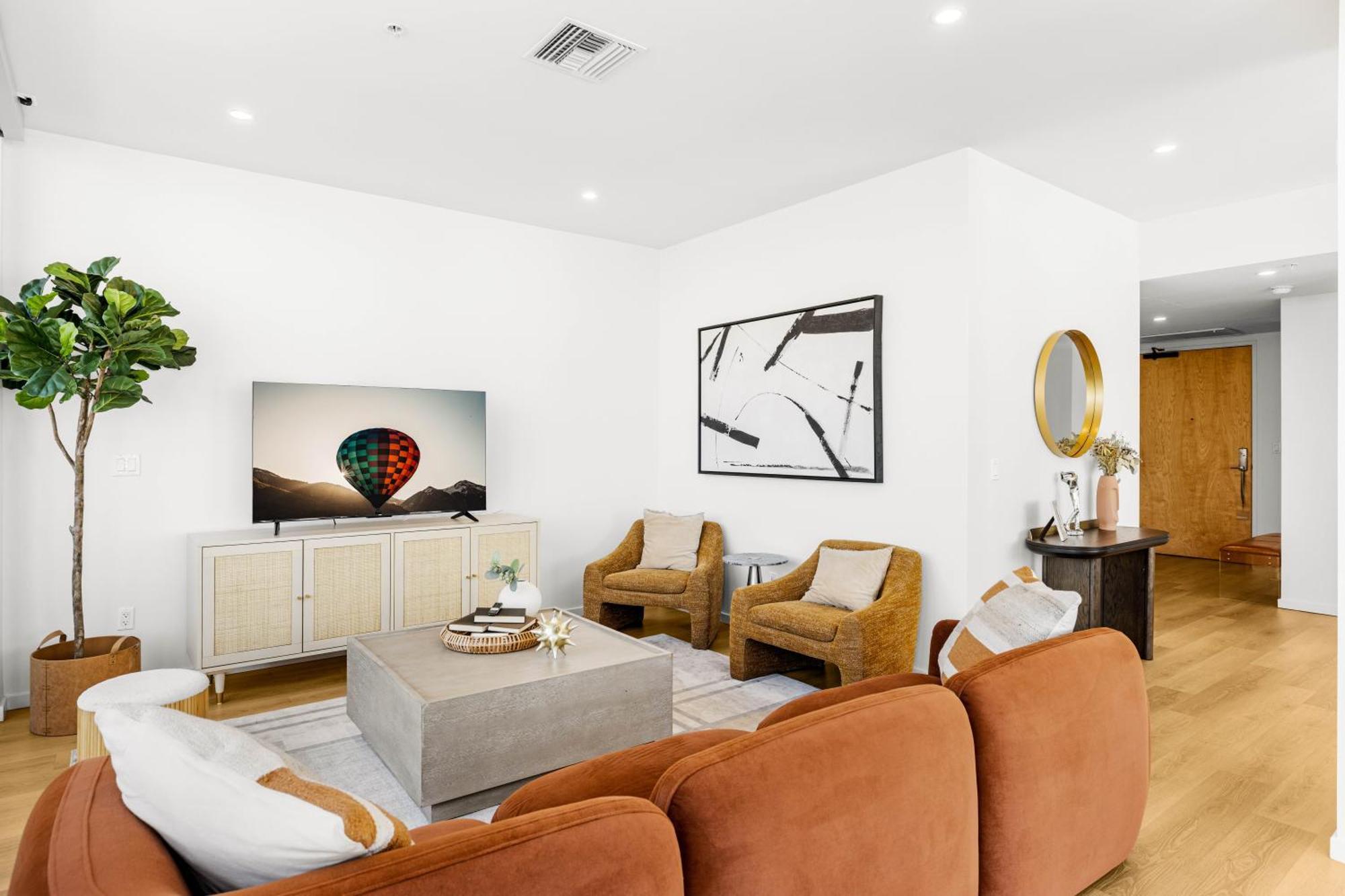@ Marbella Lane - Luxe 3br Penthouse In Long Apartment