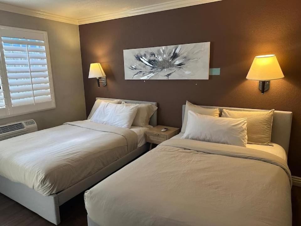 & Hotel