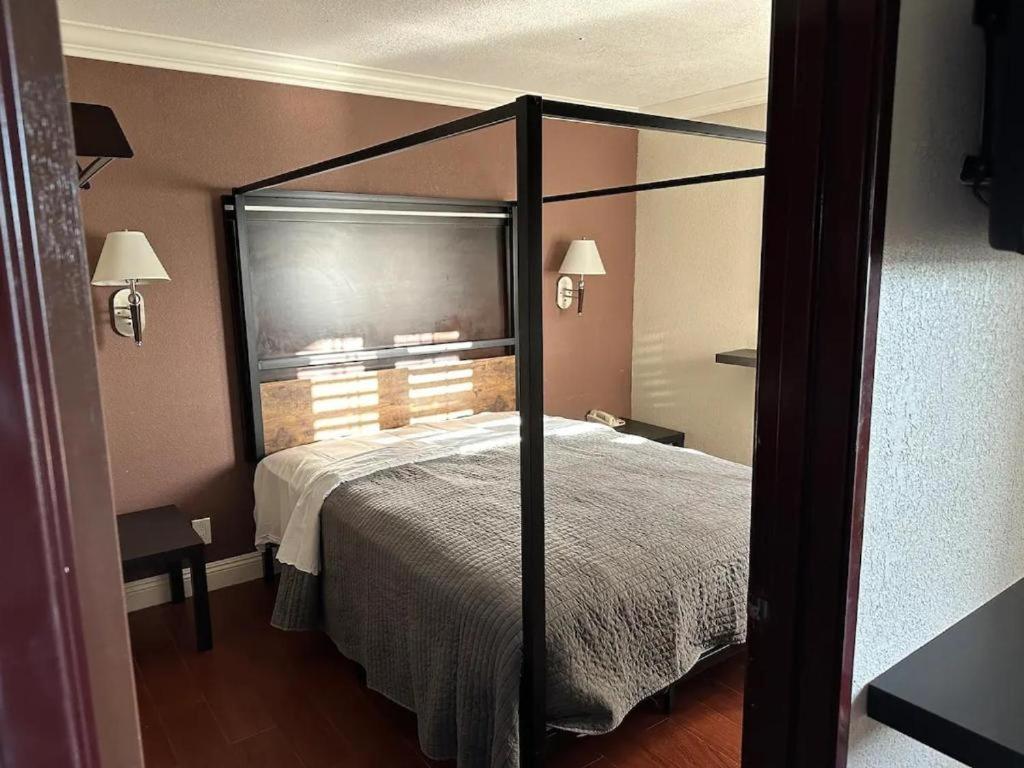 & Hotel