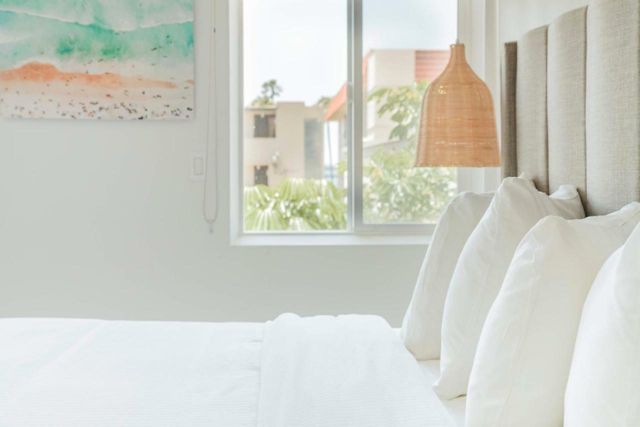 The Belmont Shore Otel