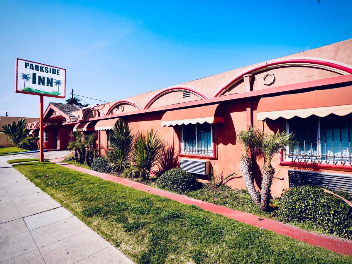Parkside Motel *